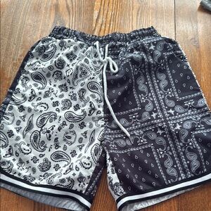 ROMWE Monochrome Paisley Shorts